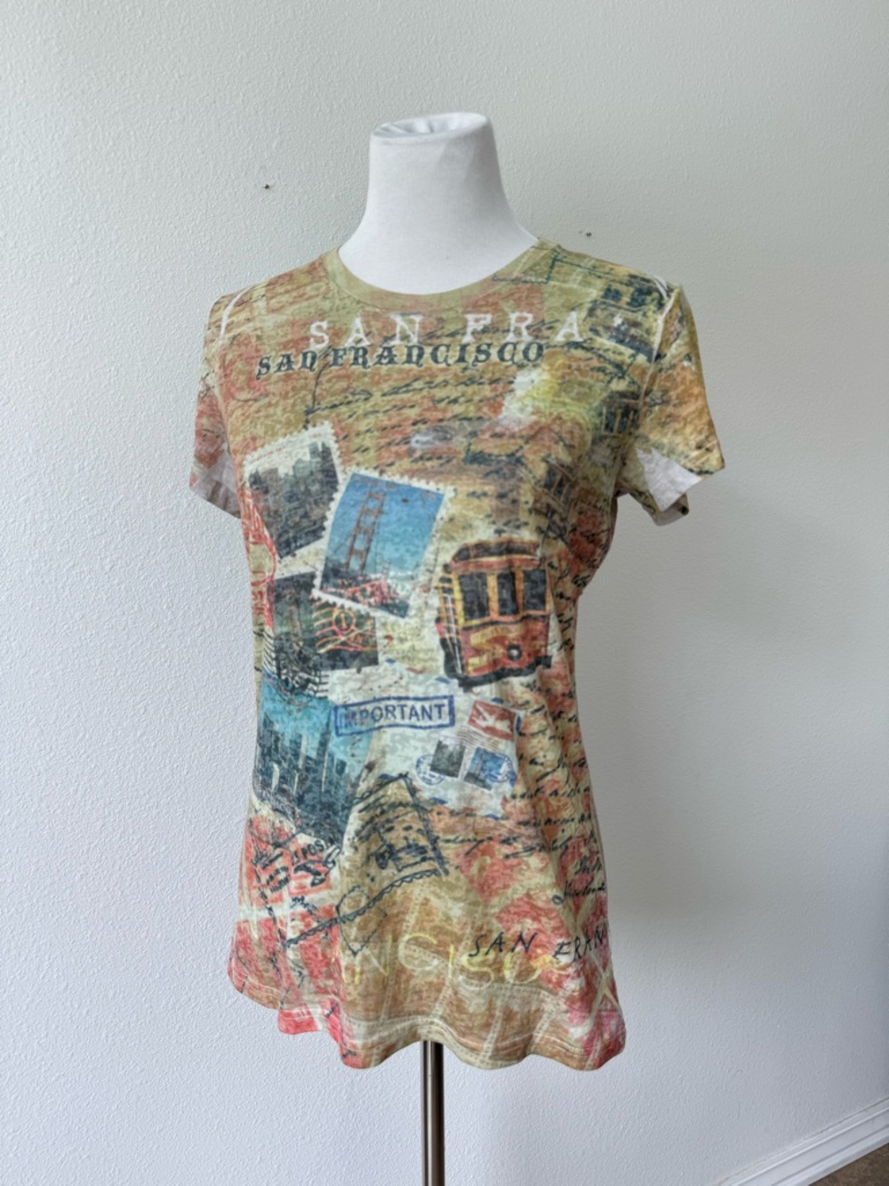 Vintage Women’s San Francisco Graphic Short Sleeve Tee in Multicolor